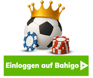 Fussball mit goldener Krone und bunten Casino Chips